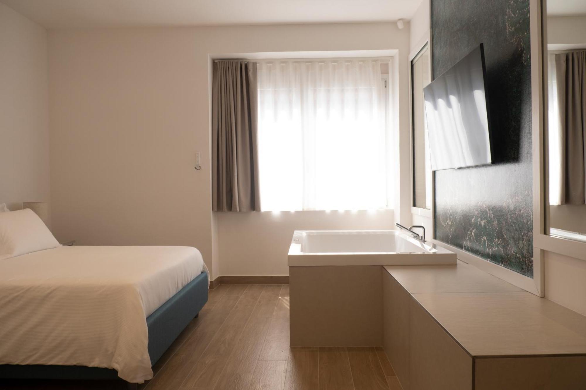 Monumental Luxury Rooms Caserta Dış mekan fotoğraf